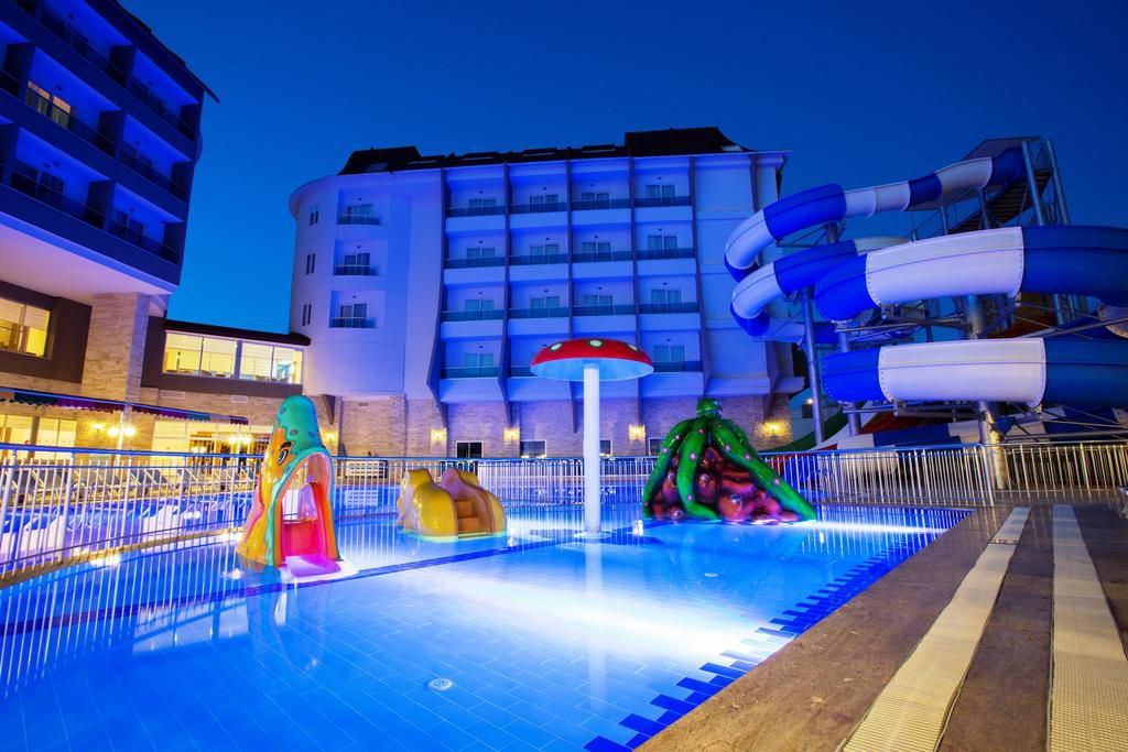 هتل Ramada Resort Side