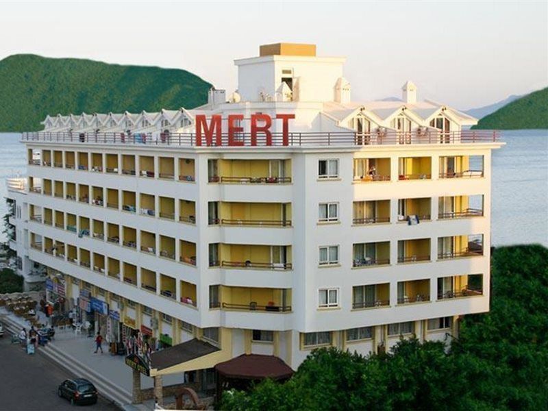 هتل Mert Seaside Hotel